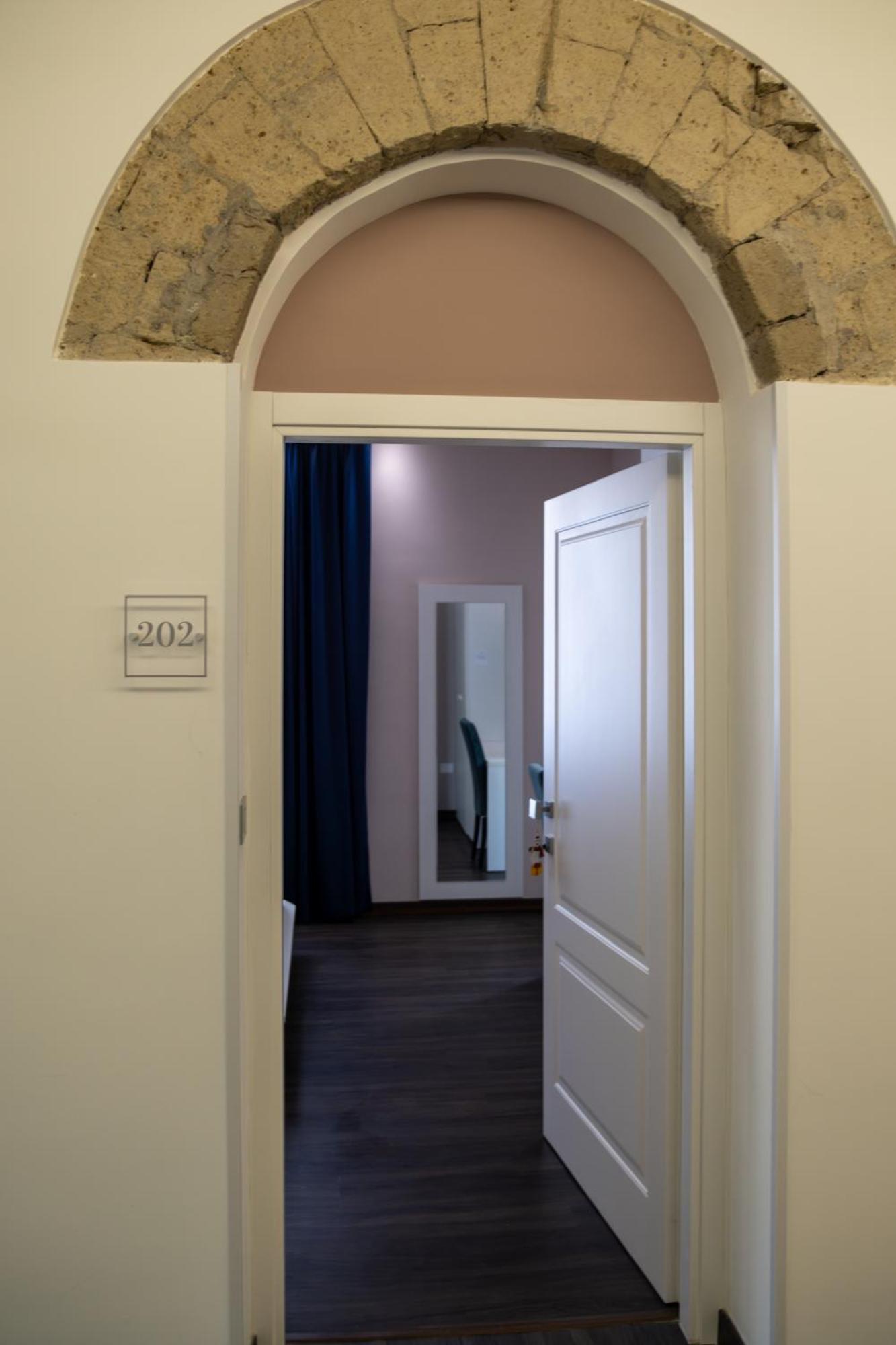 Отель Palazzo Cappuccini Art Relais Неаполь Экстерьер фото